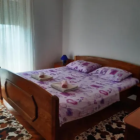 Gloria Apartman *