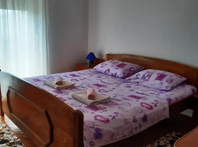 Gloria Apartment *