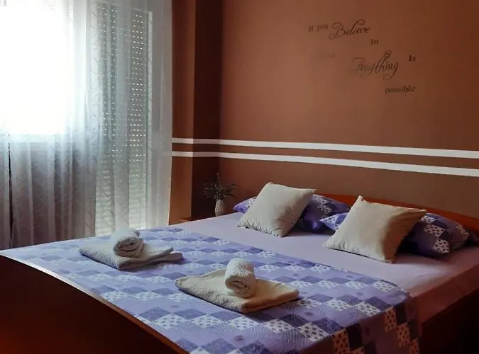 Gloria Apartment *
